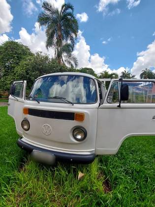 VOLKSWAGEN KOMBI 1.8 PICK-UP CD 8V GASOLINA 3P MANUAL